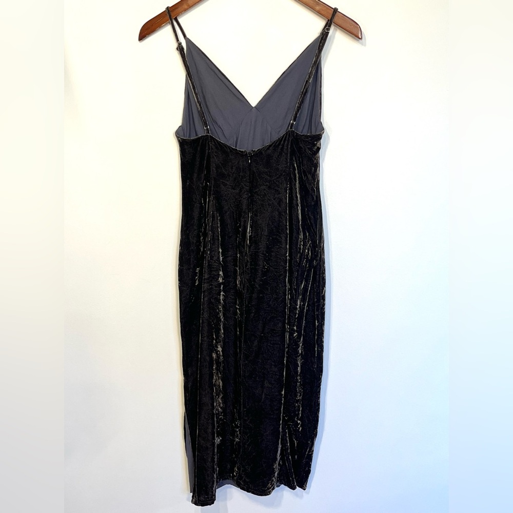 Tigerlily crushed velvet slip dress, cocktail dress, above knee, silk blend, 4 - Picture 7 of 7